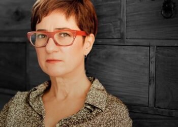 Ayfer Tunç – Yeşil Peri Gecesi